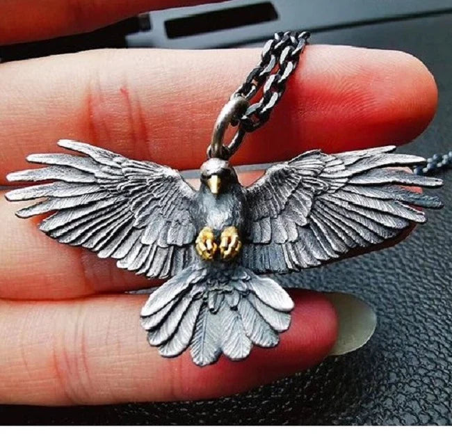 VIKING NECKLACE - FLYING RAVEN