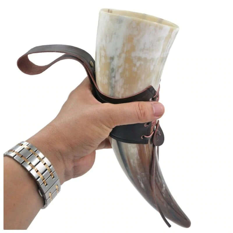 VIKING DRINKING HORN WITH LEATHER HOLDER 0.6L