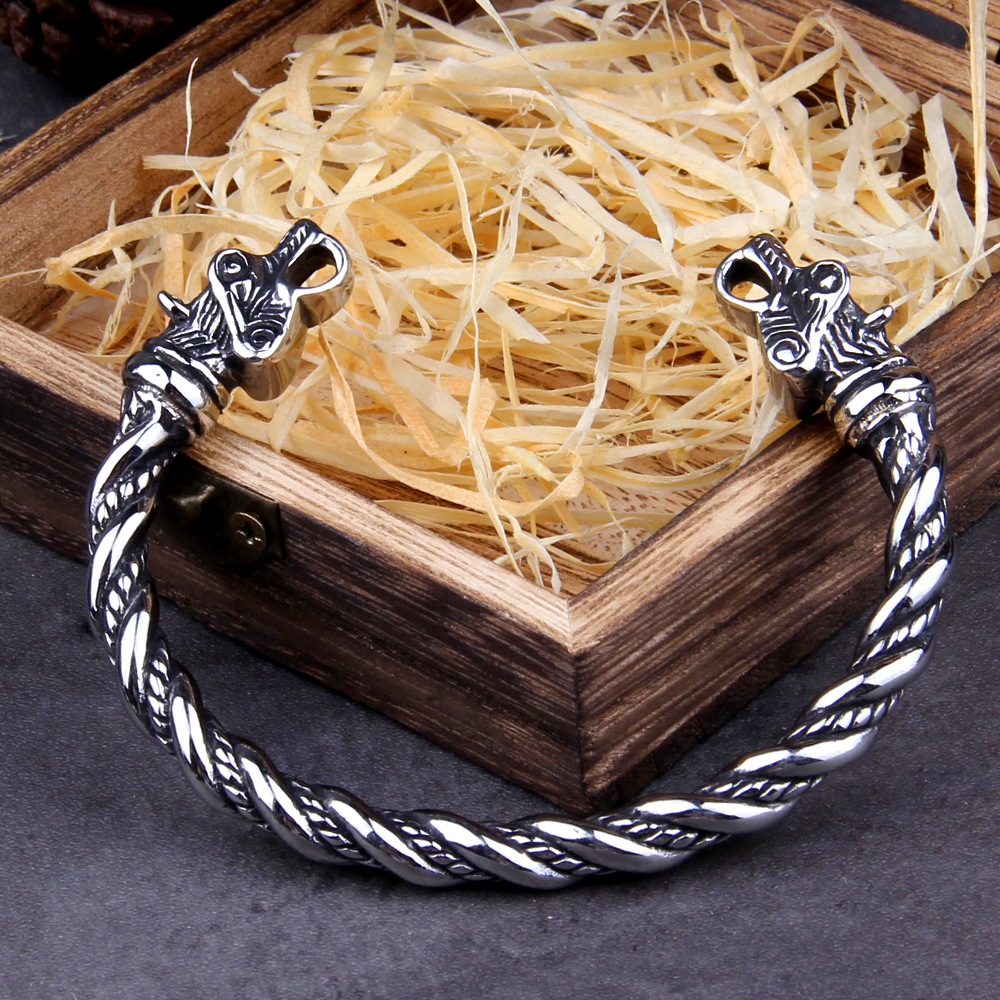 Wikinger Armreif Nordischer Wolf