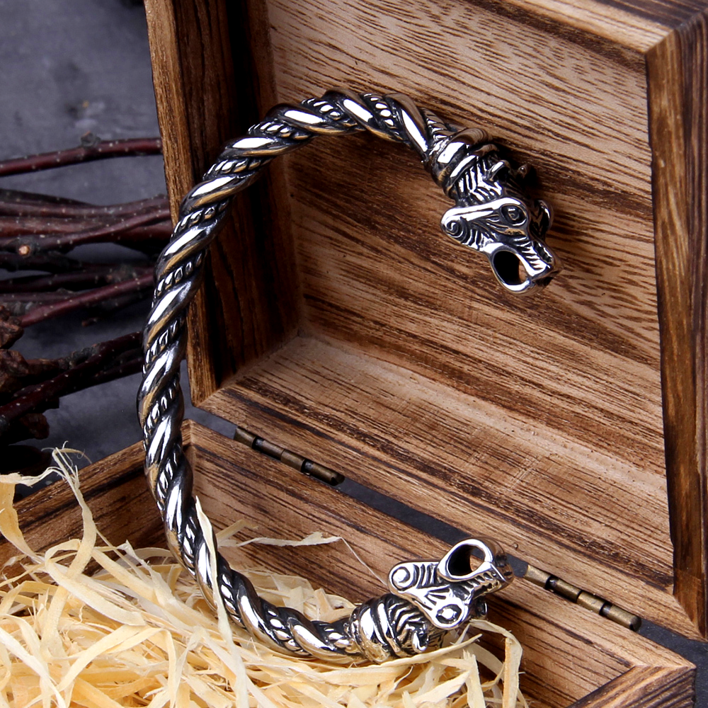 Wikinger Armreif Nordischer Wolf