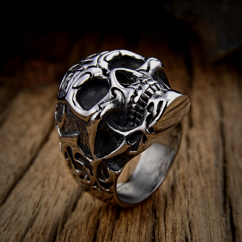 Wikinger Ring Geknoteter Totenkopf