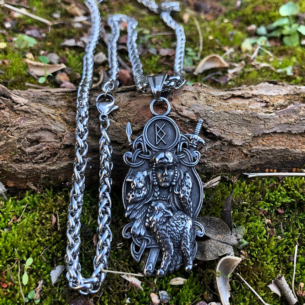 NORDIC VALKYRIE FREYA VIKING PENDANT NECKLACE