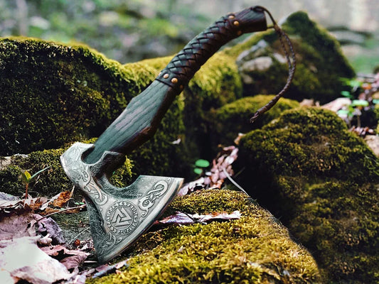 VIKING AXE "VALKNUT" FORGED CARBON STEEL