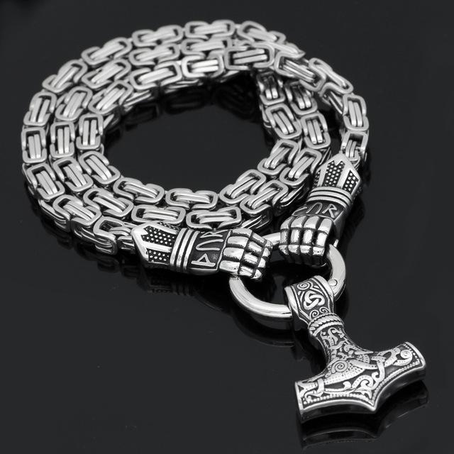 KING CHAIN WITH BERSEKER HOLDING MJOLNIR PENDANT