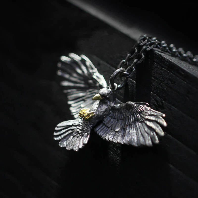 VIKING NECKLACE - FLYING RAVEN