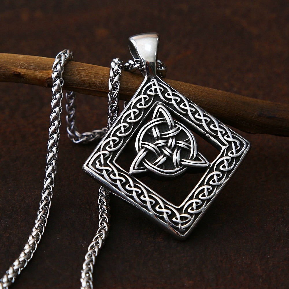 Wikinger Kette Triquetra