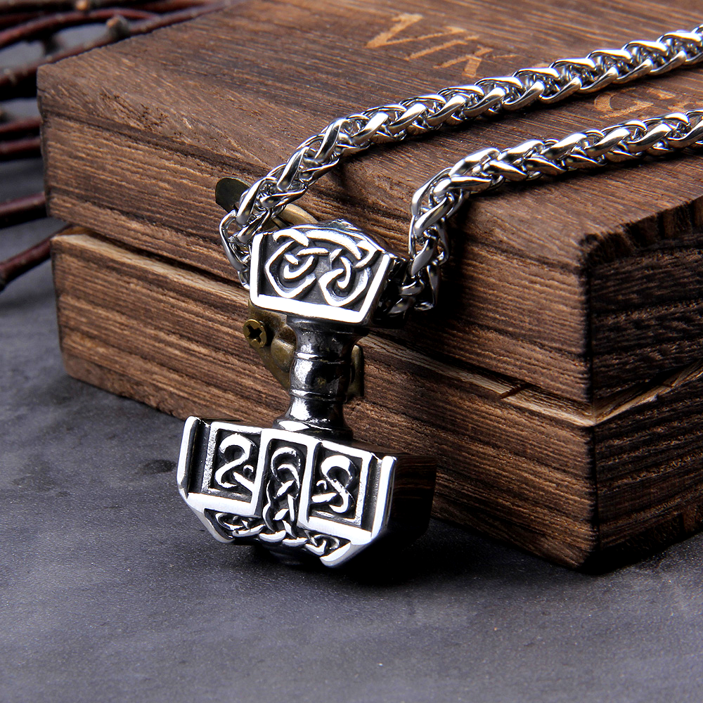 Thors Hammer Kette Geknotetes Muster