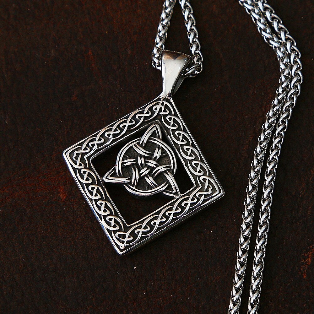 Wikinger Kette Triquetra