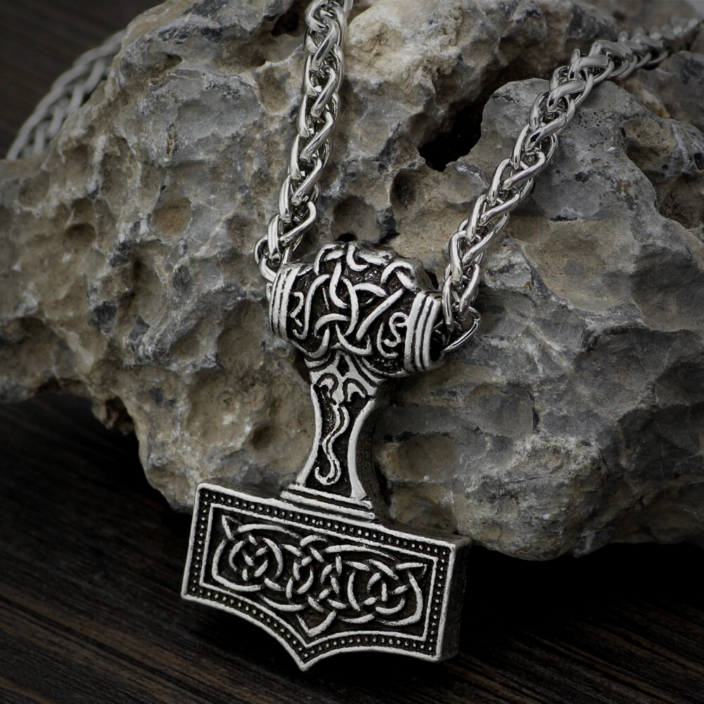 Thors Hammer Kette Geknotetes Muster