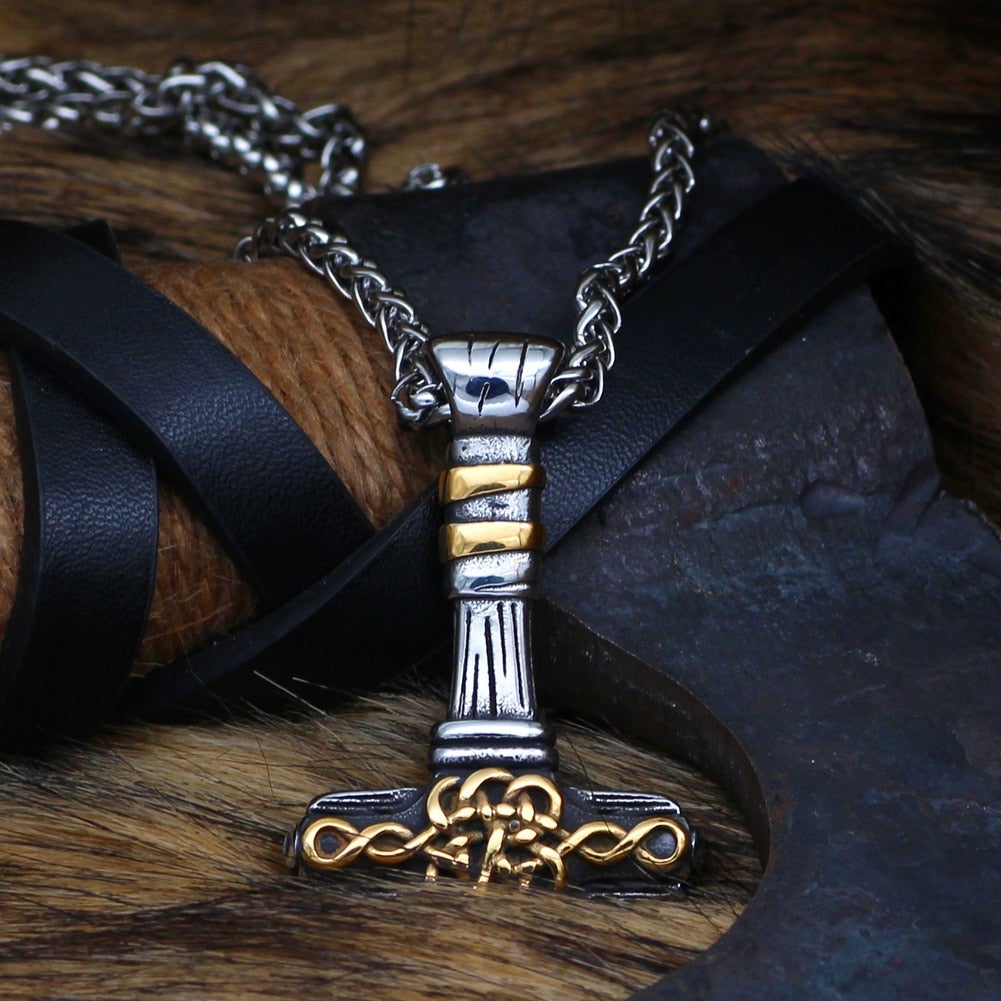 Thors Hammer Kette Goldene Knoten