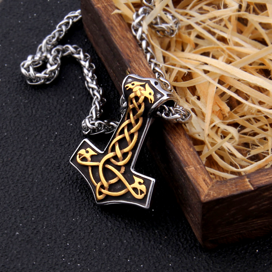 Thors Hammer Kette Goldene geknotete Raben