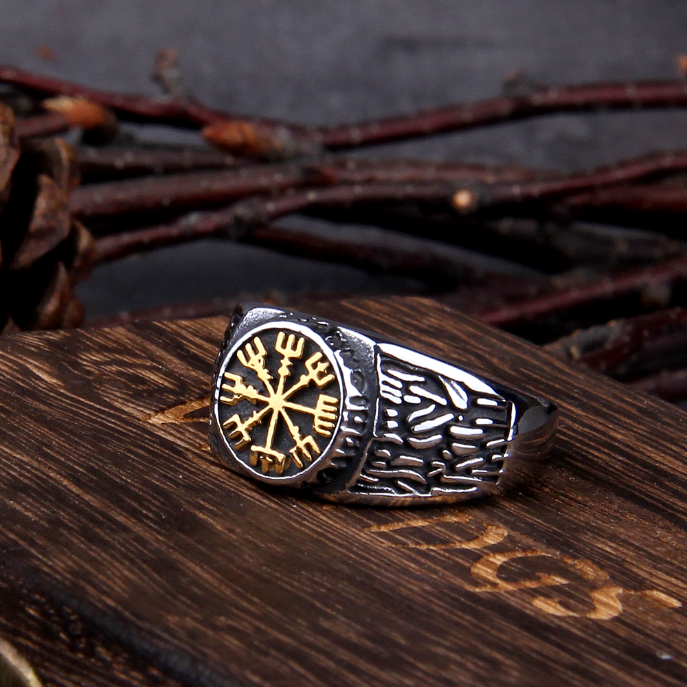 Wikinger Ring Goldener Vegvisir