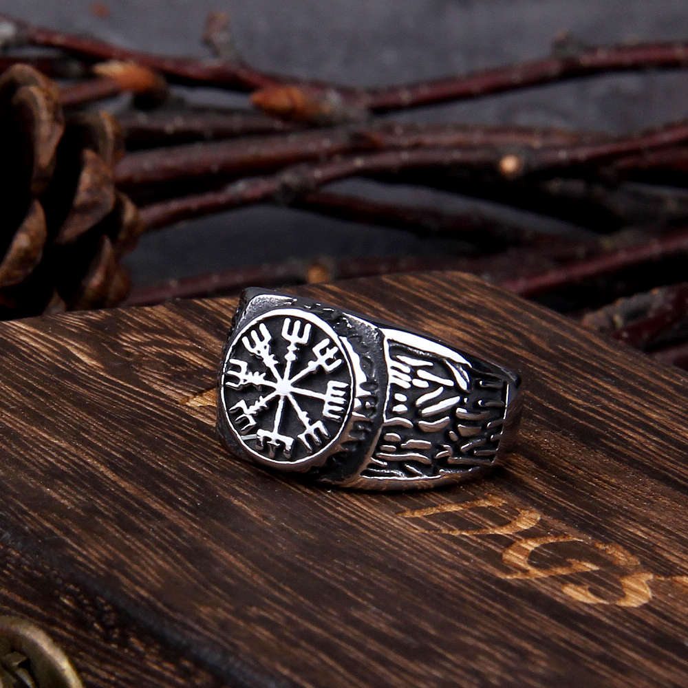 Vikings Rig VIKING RING - VEGVISIR – Vikings and Valhalla