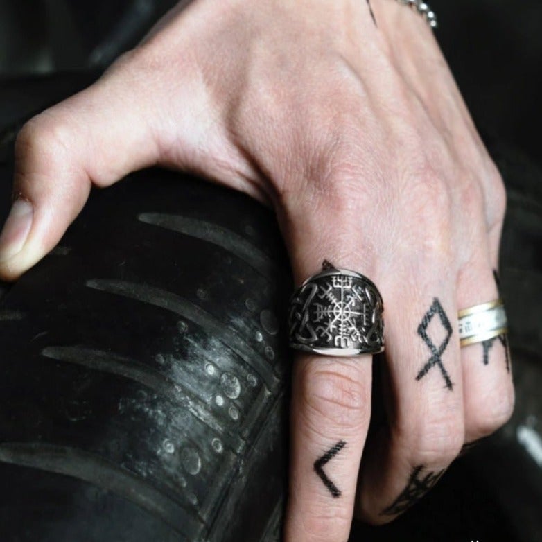 Wikinger Ring Vegvisir Knoten